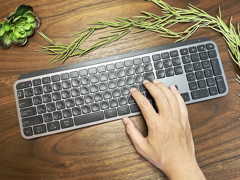 Logicool MX Keys S レビュー】メンブレンの理想形！スムーズな打鍵感