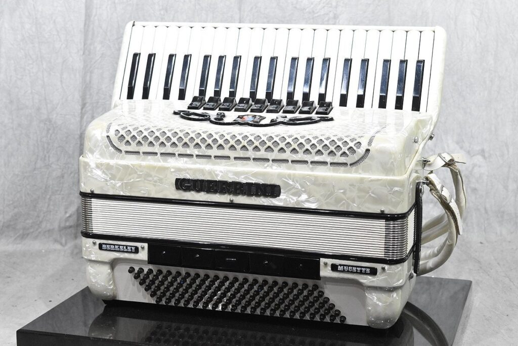 GUERRINI ゲリーニ アコーディオン Berkeley 41鍵 - 楽器の買取屋さん