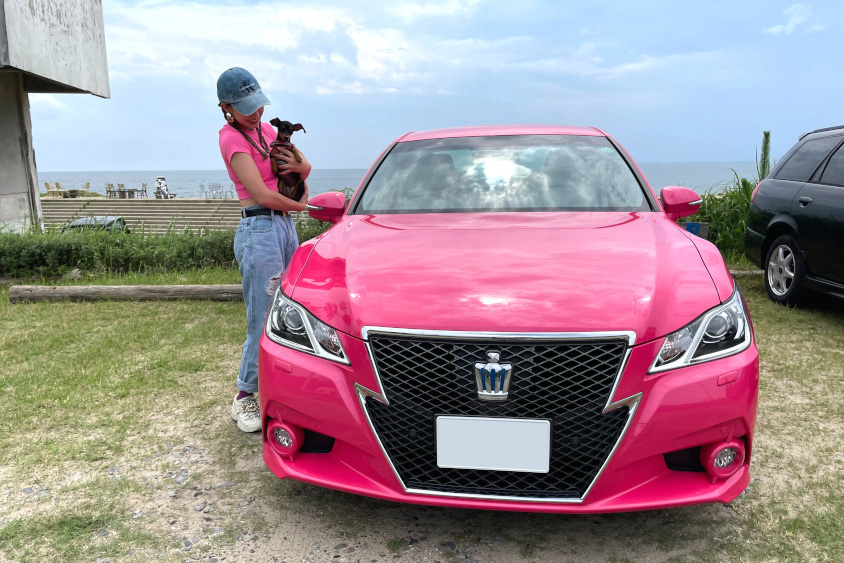 このクルマは私の目標!? イマドキ女子が憧れちゃうピンク色のクラウン