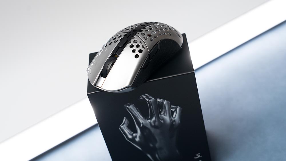 Finalmouse Starlight Pro Tenz ボタンのかたつき・サイドの軋み修復