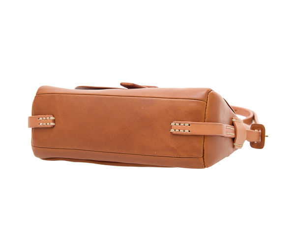 サドルベルト ヌオーバ 横型コンパクトショルダーバッグ｜商品一覧