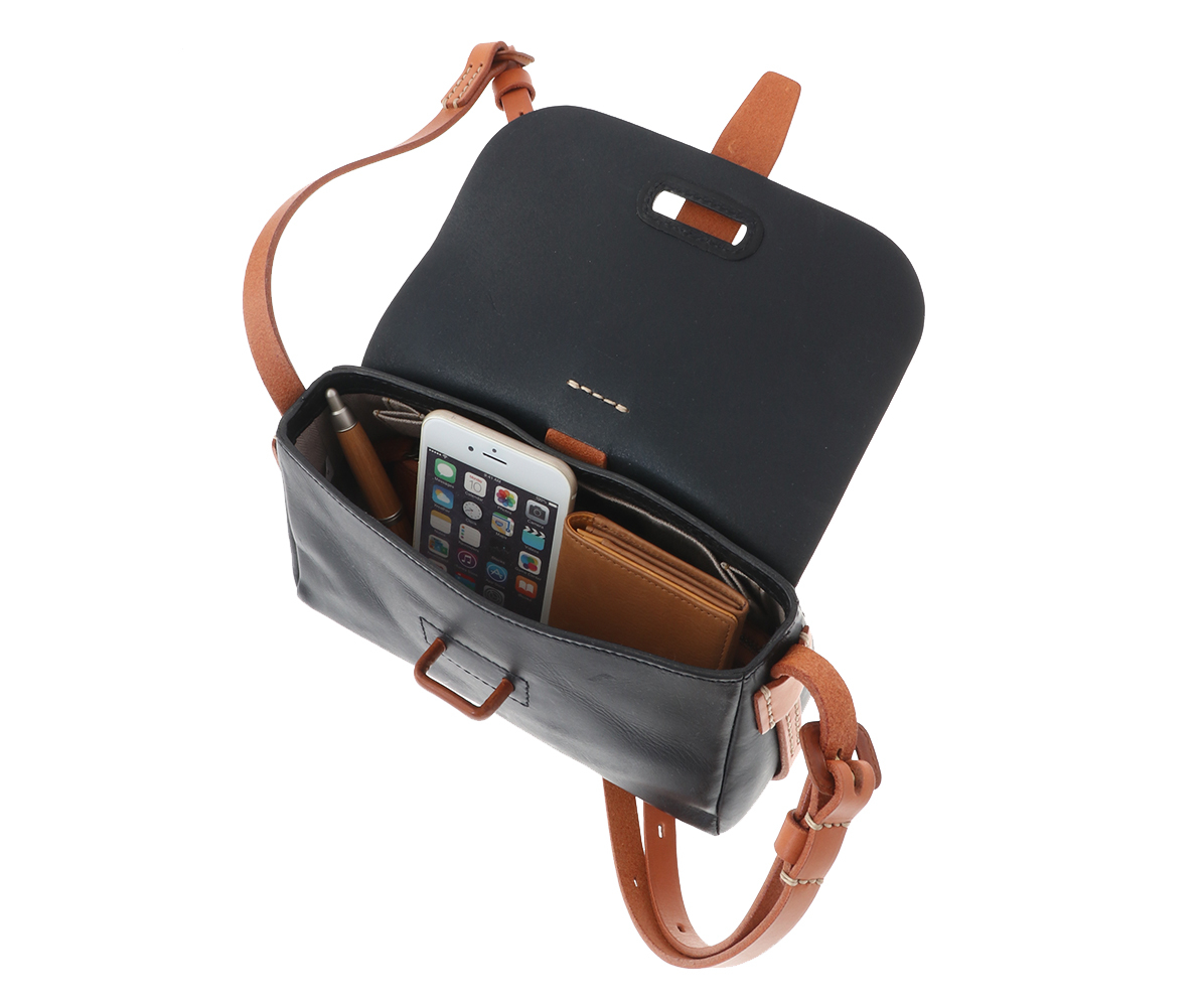 サドルベルト ヌオーバ 横型コンパクトショルダーバッグ｜商品一覧