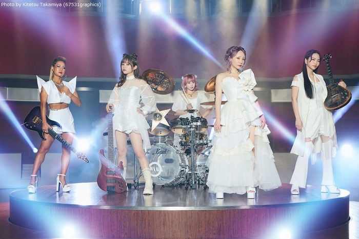 LOVEBITES、初の日本武道館公演