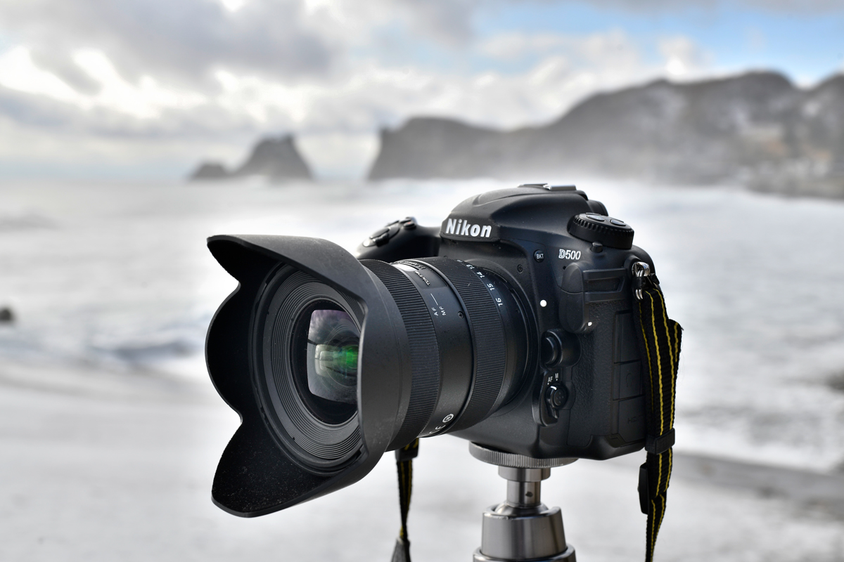 お手軽価格ながら“基礎体力”の高さを実感! Tokinaの超広角ズームレンズ