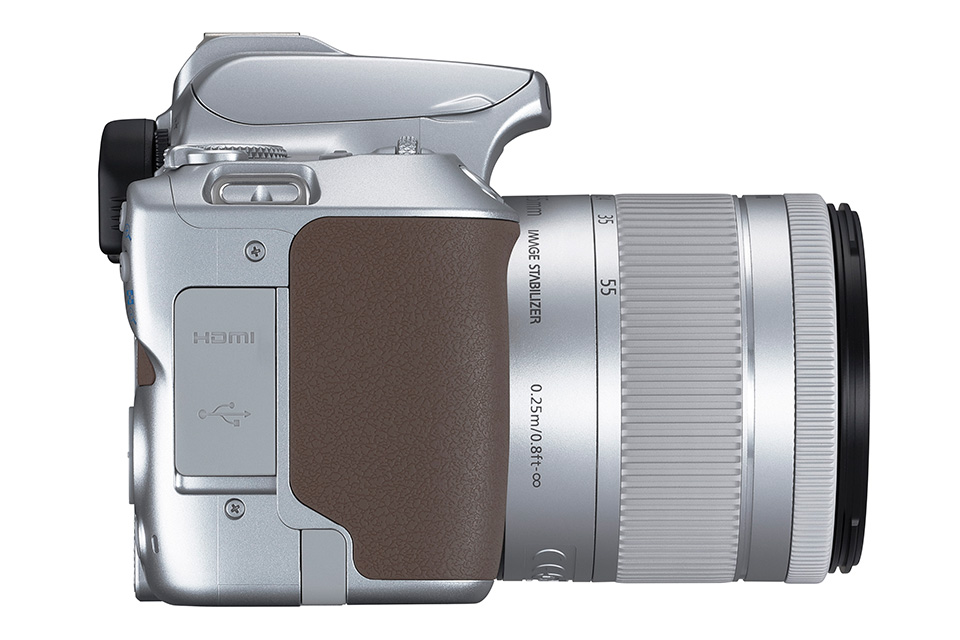 一眼レフだけど軽い！瞳AFを搭載した小型ボディの「キヤノン EOS Kiss