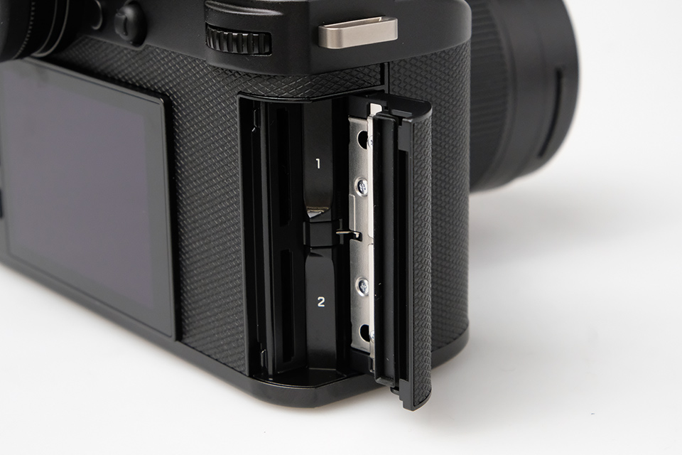 ボディ内手ブレ補正を搭載したライカのフルサイズミラーレス「ライカ