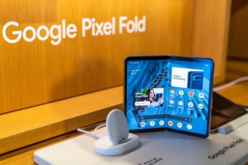 Googleストアから消えた初代「Pixel Fold」、復活の可能性は