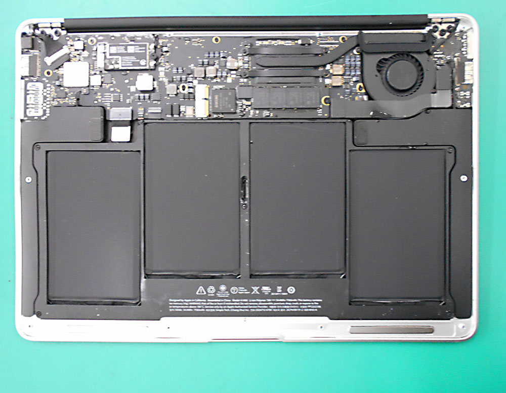 macbook air 2015 early 13inch 水没・電源が入らない | パソコン