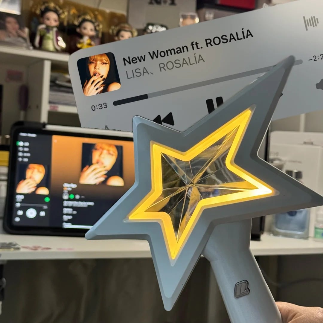 リサの新ペンライト登場！カスタムペンライトで公演をもっと輝かせよう