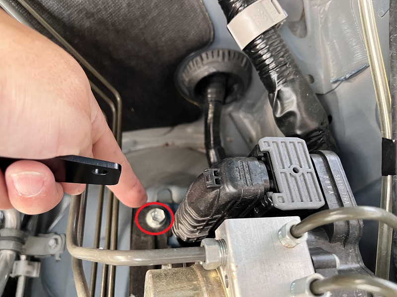 ジムニーJB64 ハイブリッジファーストのオイルキャッチタンク装着