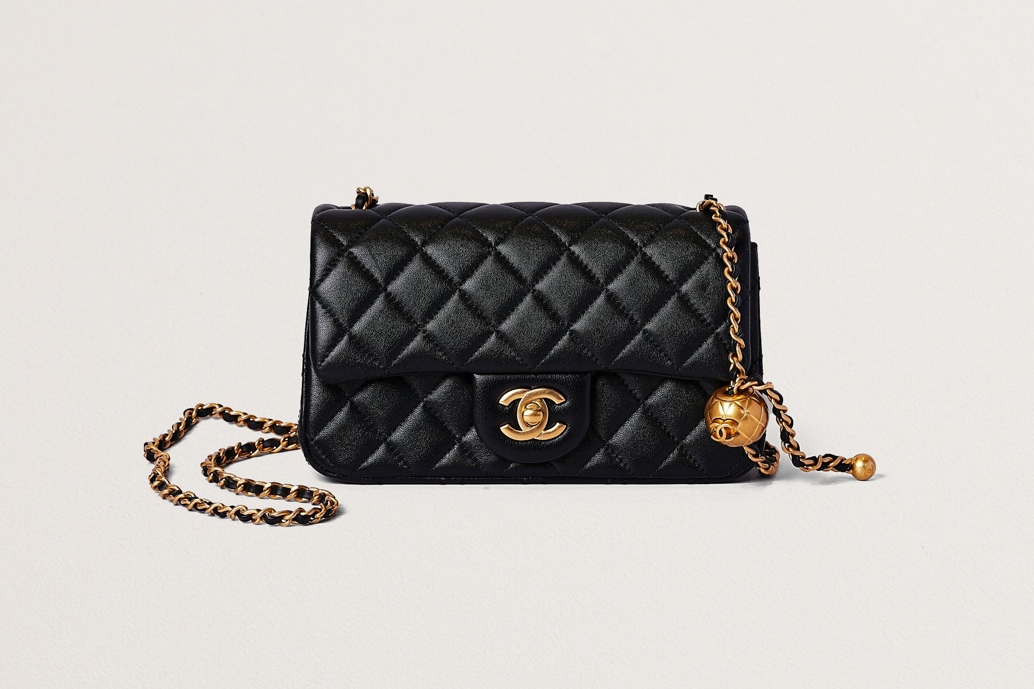 CHANEL マトラッセ ミニフラップバッグ20 ココボール – GINZA SATAKE