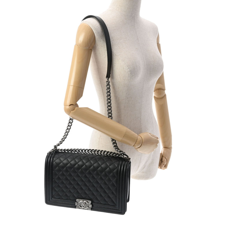 シャネルボーイシャネル ラージ チェーンショルダー 黒 シルバー金具