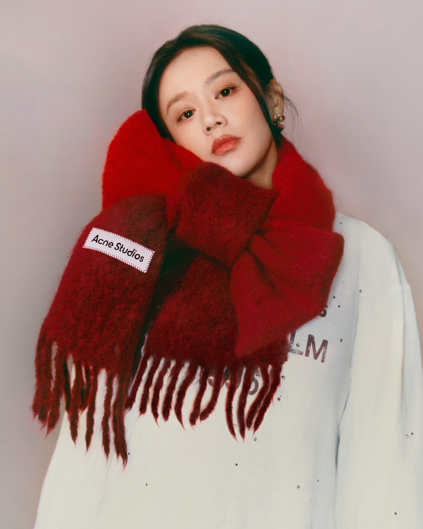 アクネ ストゥディオズが新年をセレブレート！日本で発売中の4アイテム