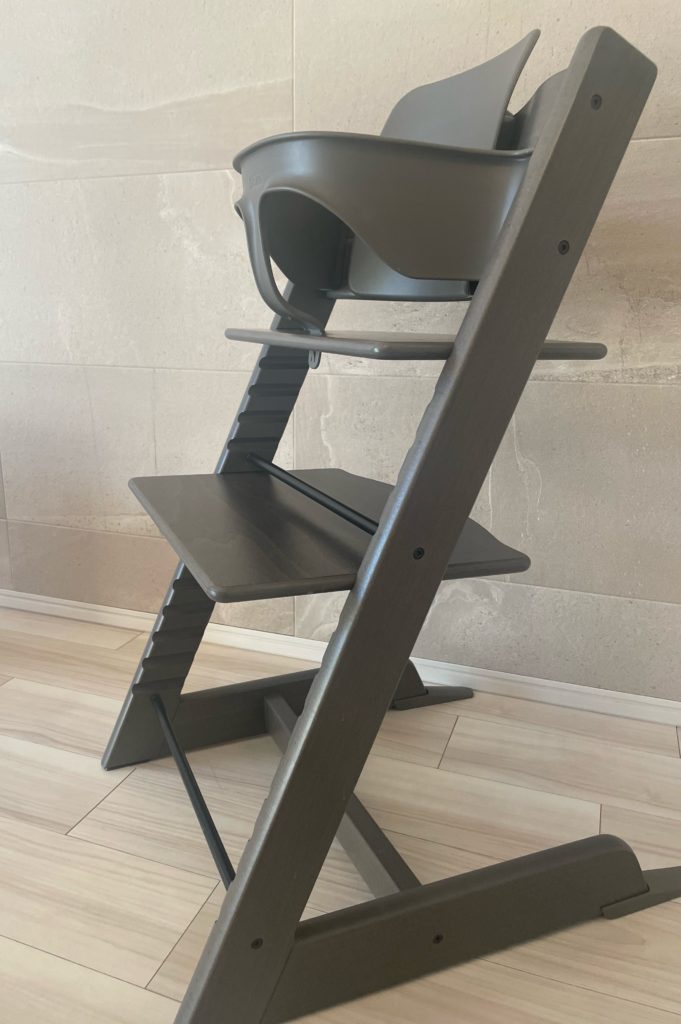 トリップトラップのヘイジーグレーはどんな色？自宅の家具とマッチする