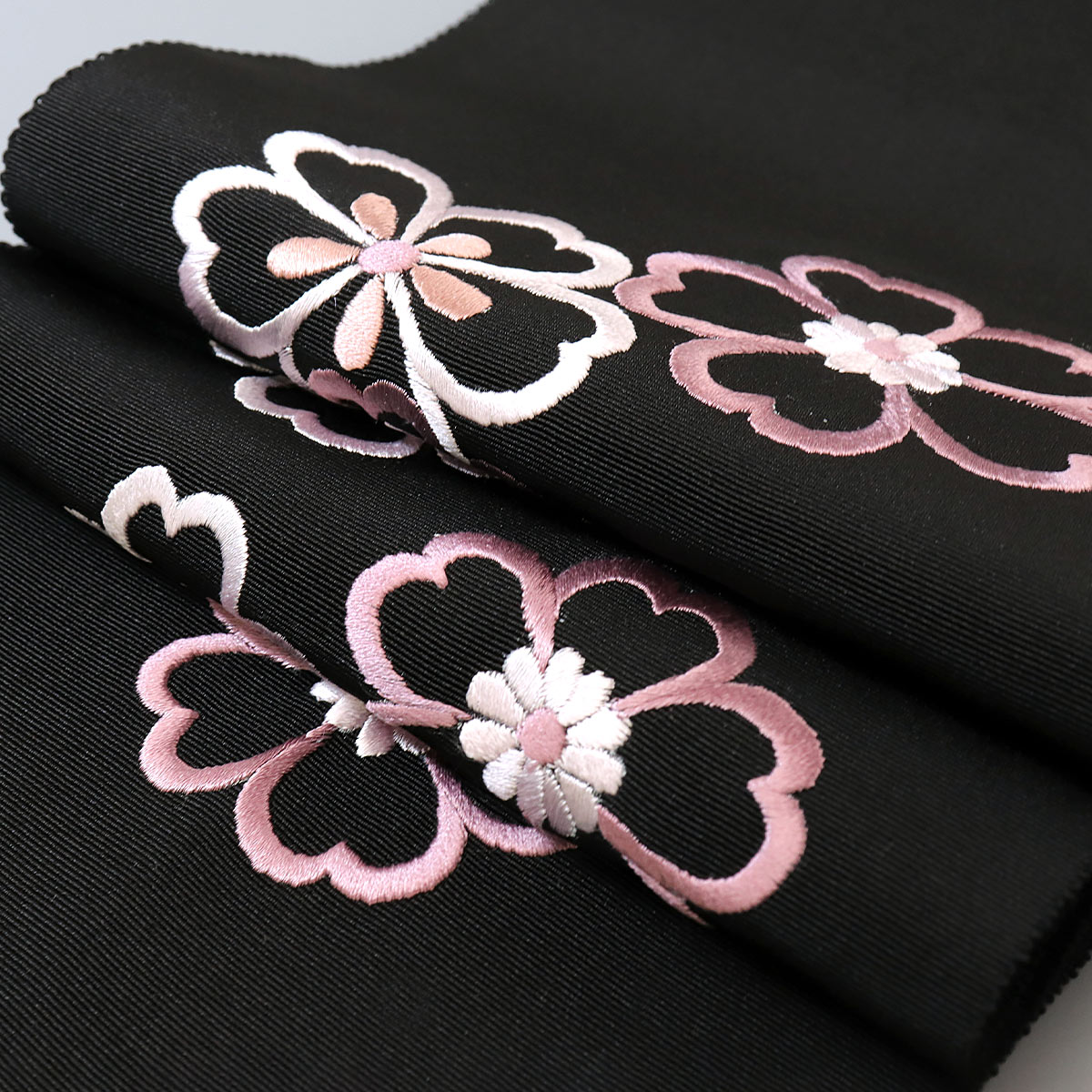衿秀 公式 半衿 はんえり 刺繍 美線桜 黒 高級 正絹 塩瀬 日本製 和装