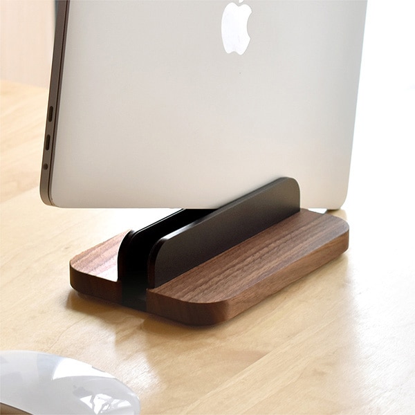 Laptop Stand Flat」サイズ調整できる、ディスク環境に馴染みやすい