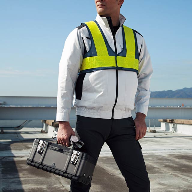 空調服の上から着れる警備用の高視認性ベスト旭蝶 AS70019