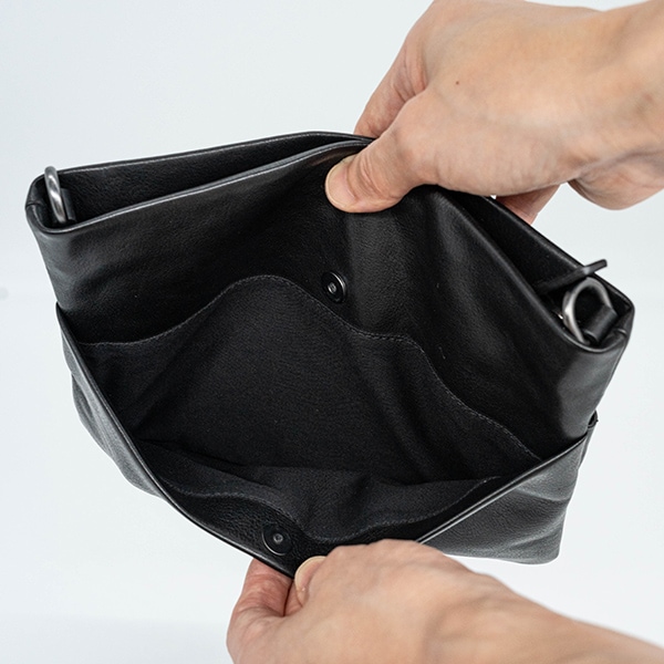 レザーサコッシュ 本革 ショルダーバック ボディバッグ HADLEY BLACK