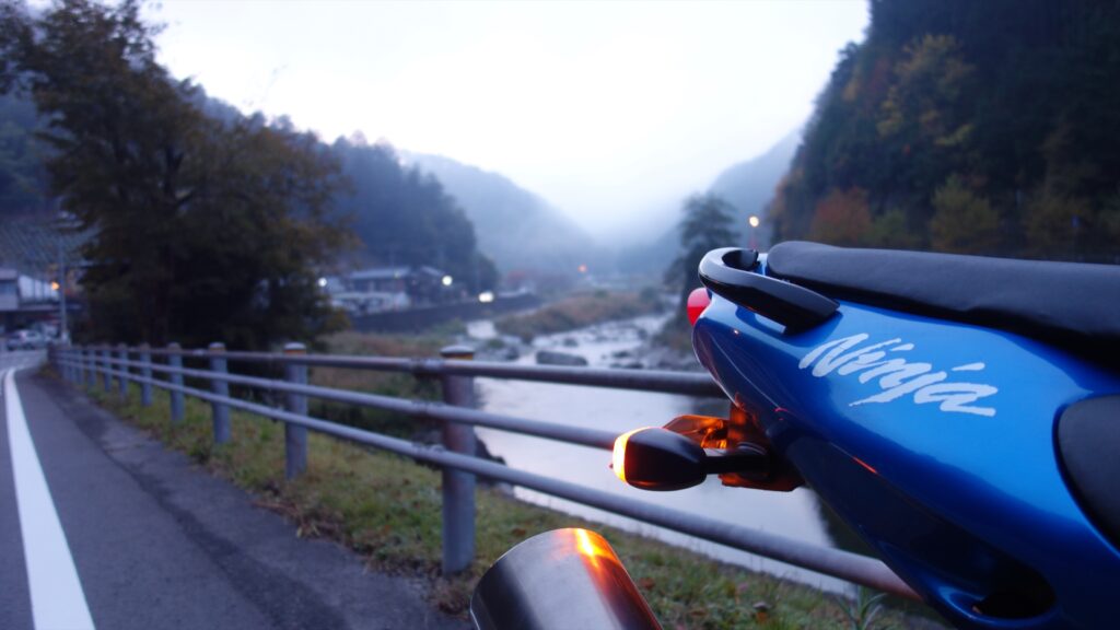 ZX-9R（Cタマ）のスクリーン変えて紅葉へGO！ | Good Ninja!