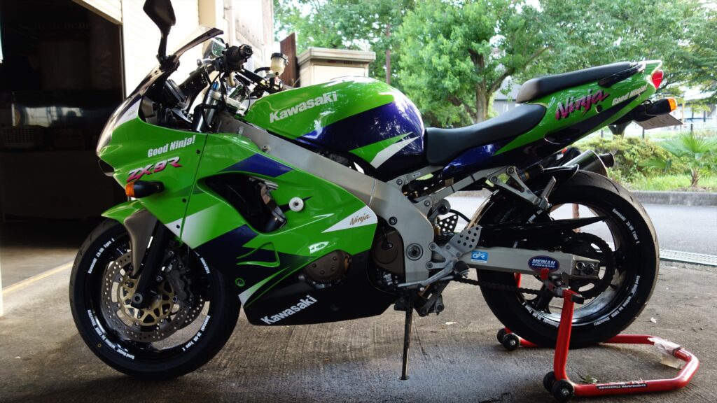 りき ZX7R 1997 - YouTube