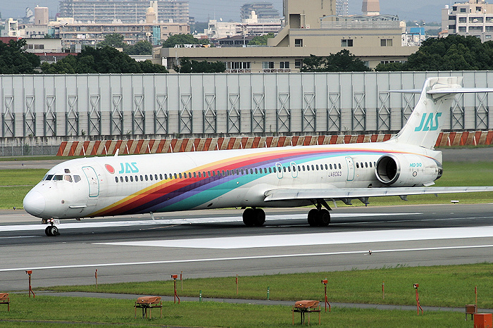 黒澤塗装 3号機 JAS（日本エアシステム） MD-90 JA8063
