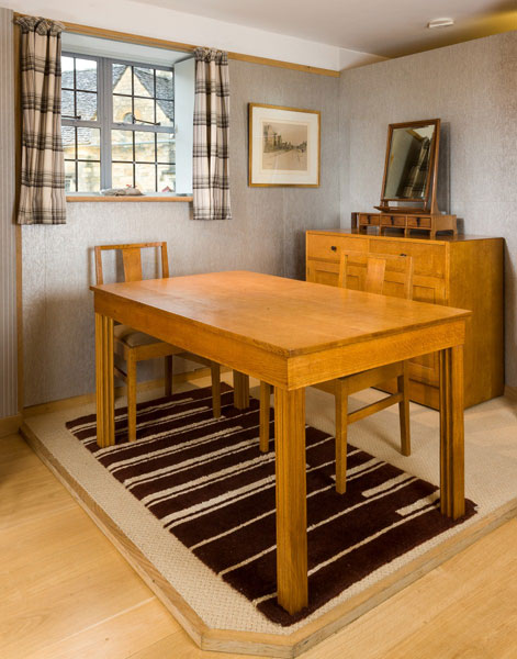 アート・デザイン・音楽 GORDON RUSSELL Designer of Furniture アート