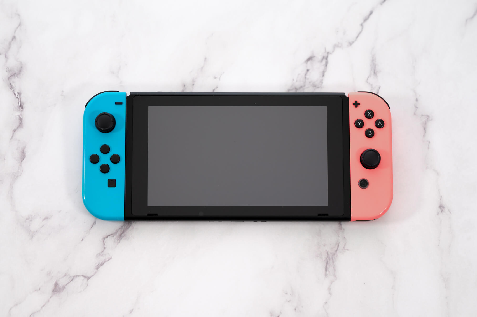 Nintendo Switchの画面が割れたらどうする？割れる原因や修理費用