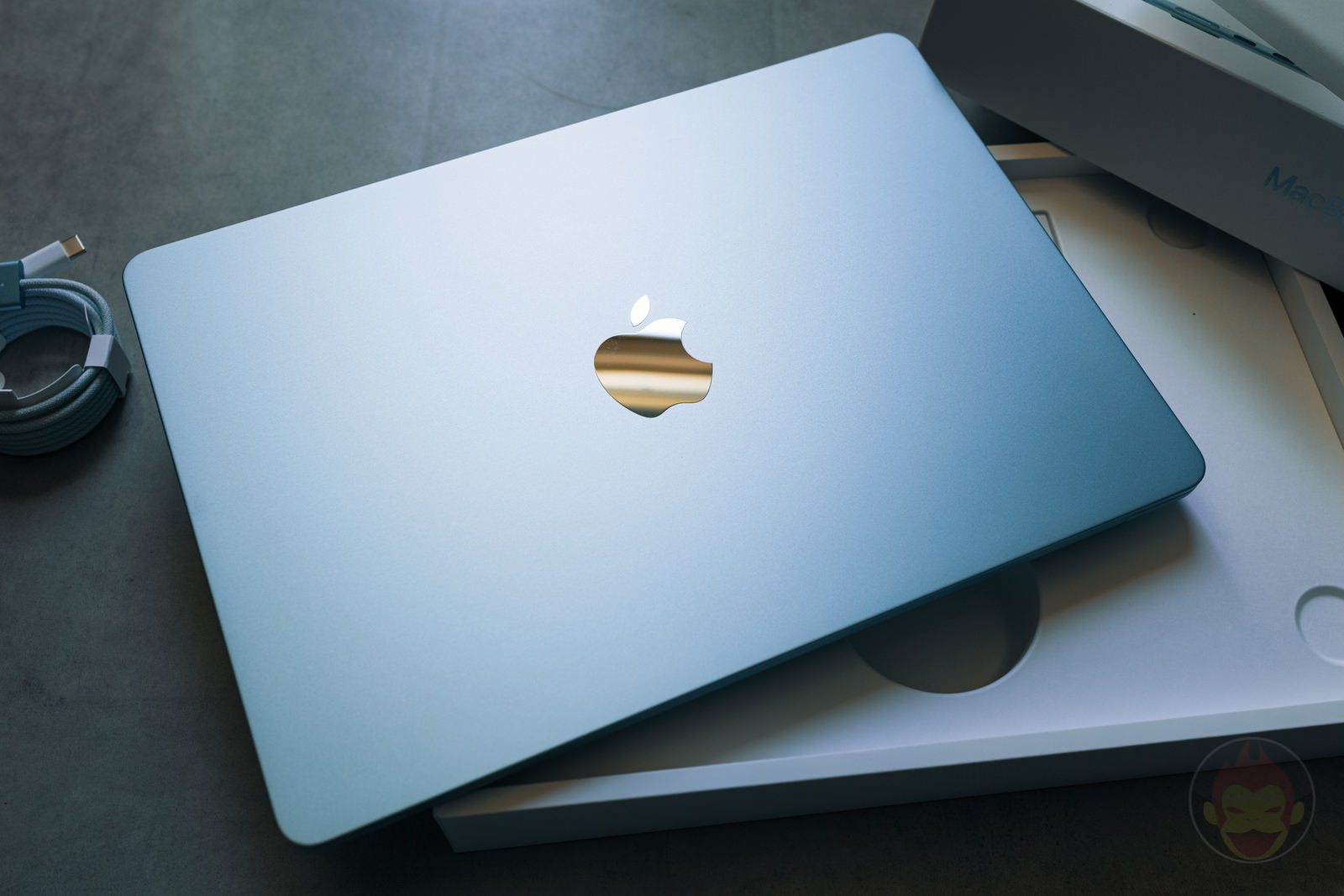 iPhone 17 Proに「スカイブルー」登場か？M4 MacBook Airと同じカラー