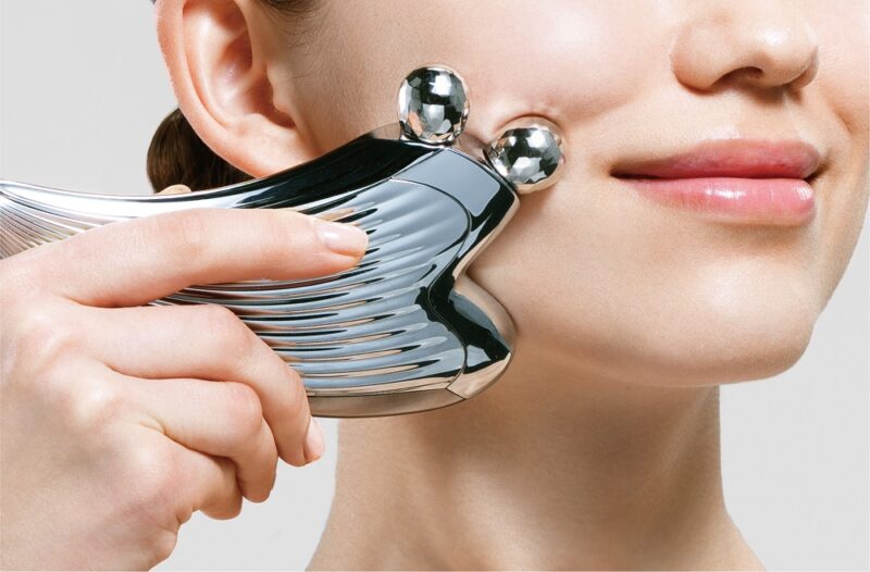 ロングセラー美顔器】「リファカッサレイ」のケアで自分に自信が持てる