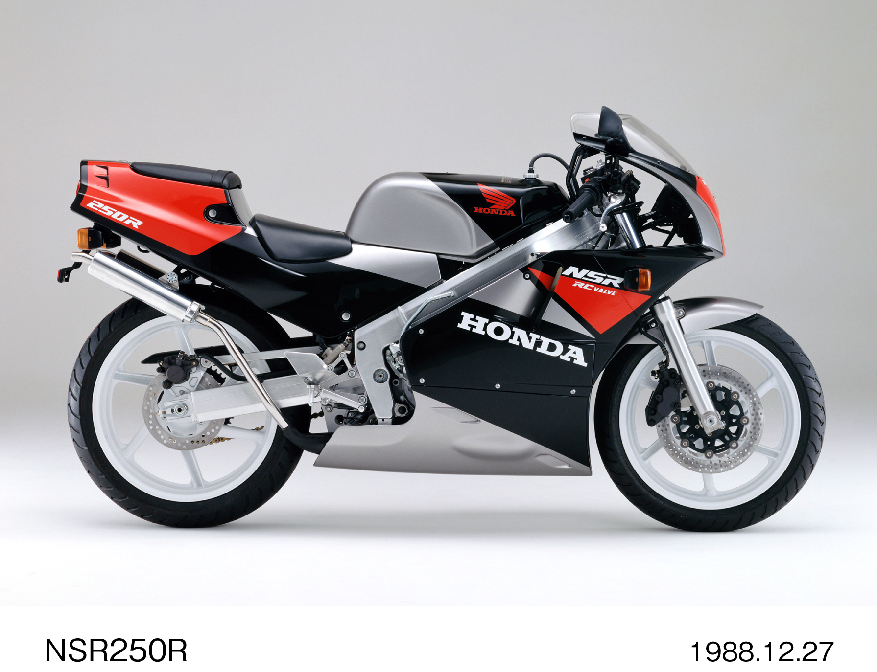 2サイクル・90度Vツインエンジン搭載のスーパースポーツバイク「ホンダ