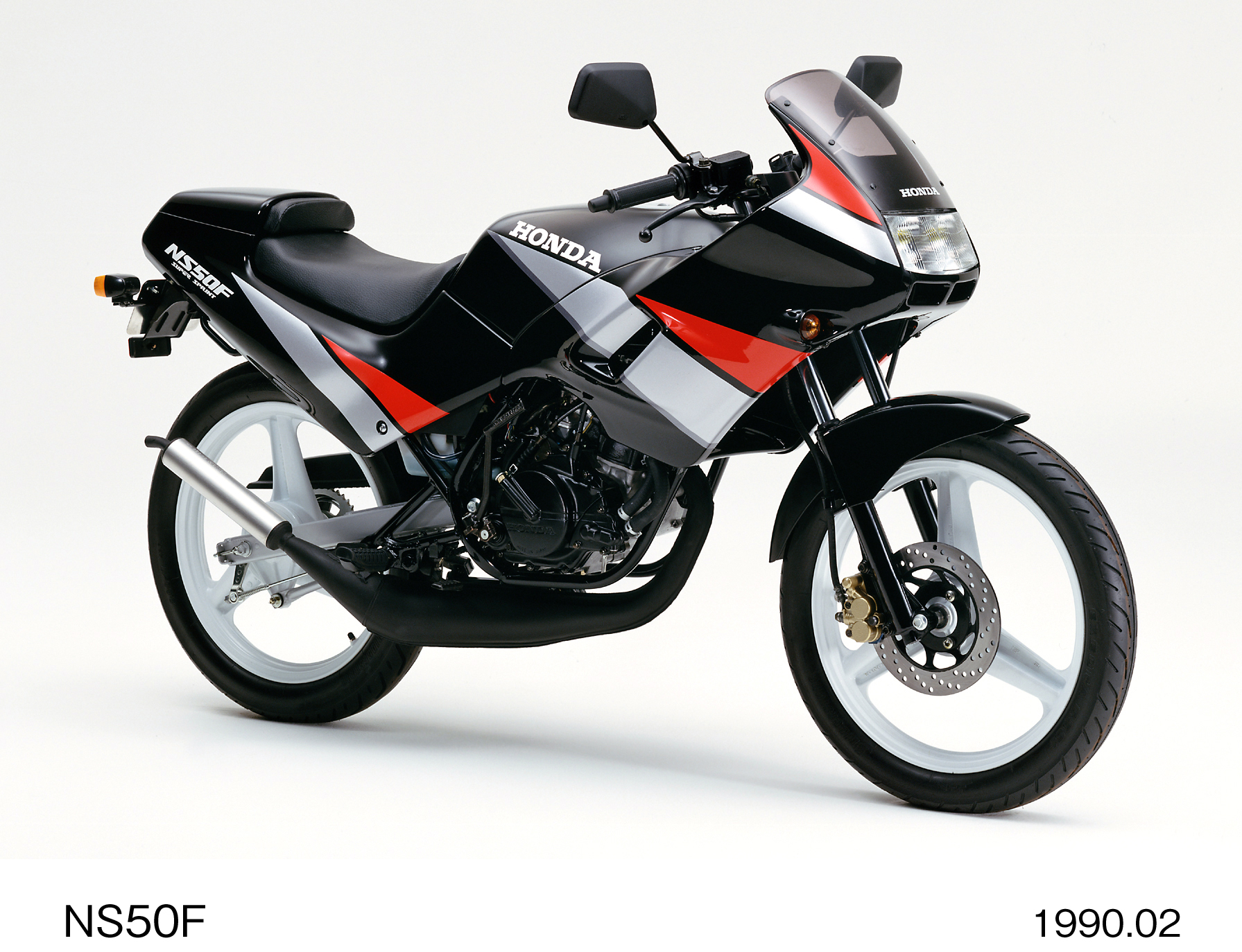 ホンダ NS50F」のカラーグラフィックを変更し発売 | Honda 企業情報サイト