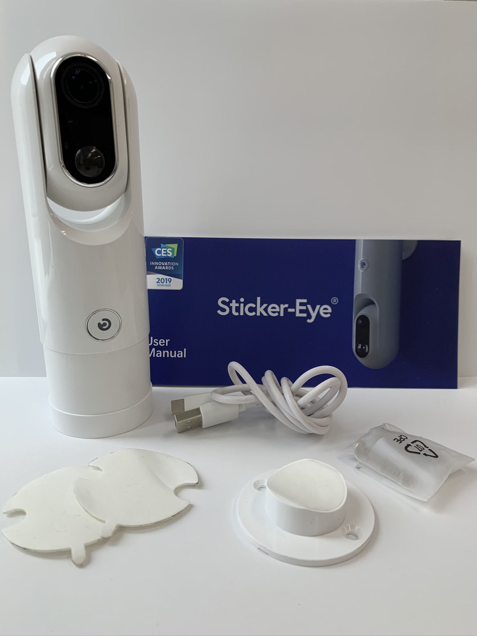 Ai 搭載セキュリティカメラ「Sticker-Eye」レビュー 電源不要、配線
