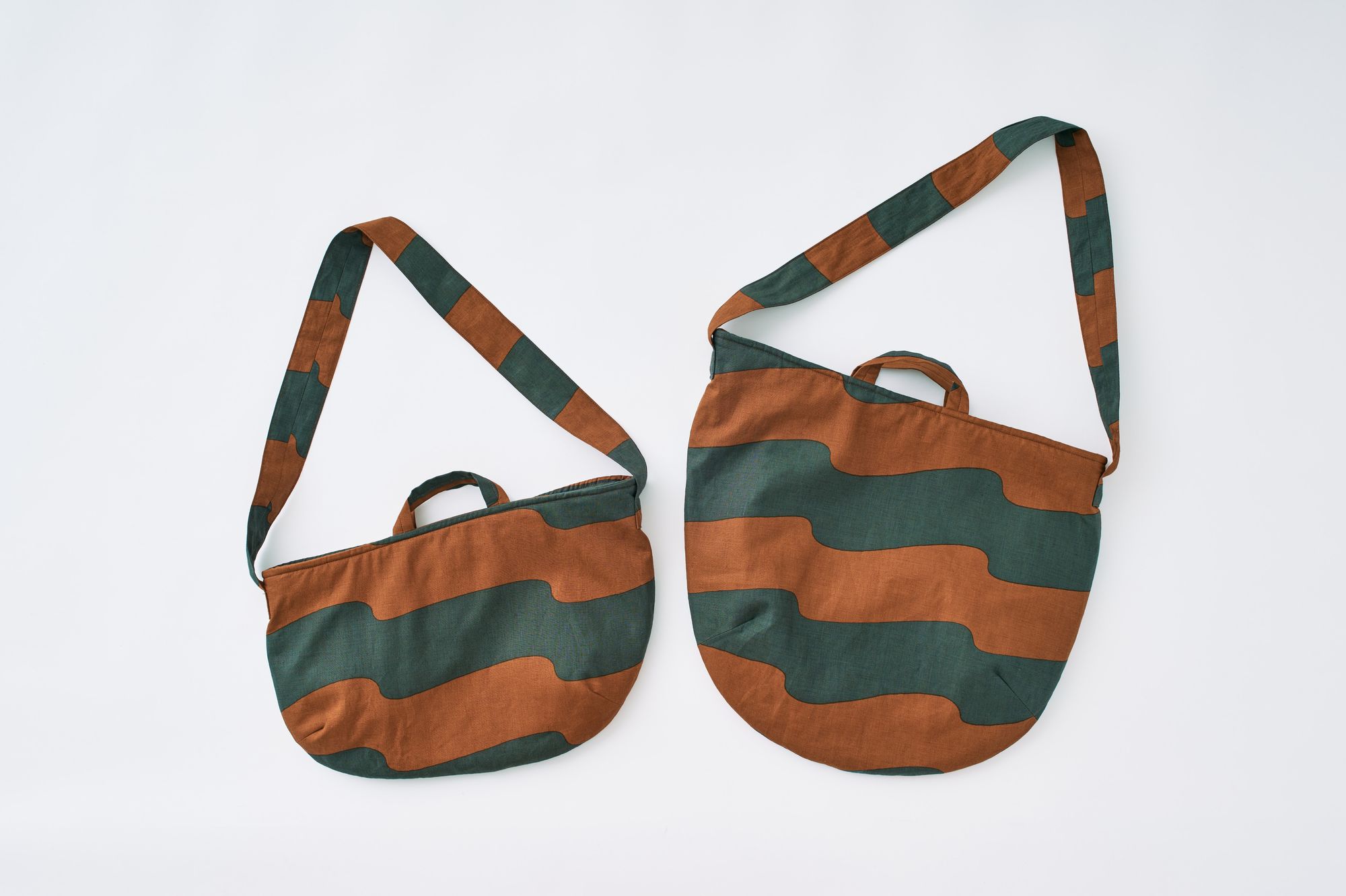 wind flag ショルダーバッグ - minä perhonen