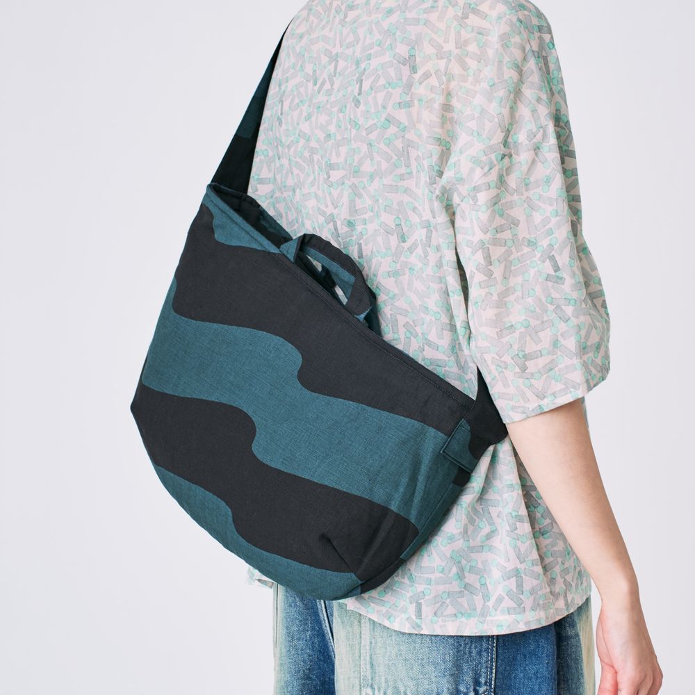 wind flag ショルダーバッグ - minä perhonen