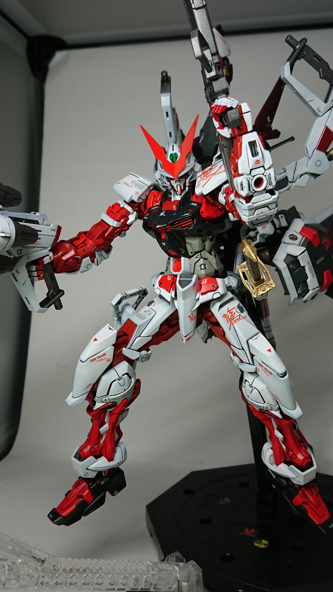 MG ガンダムアストレイ レッドドラゴン｜すみっコあ〜ちゃん！さんの