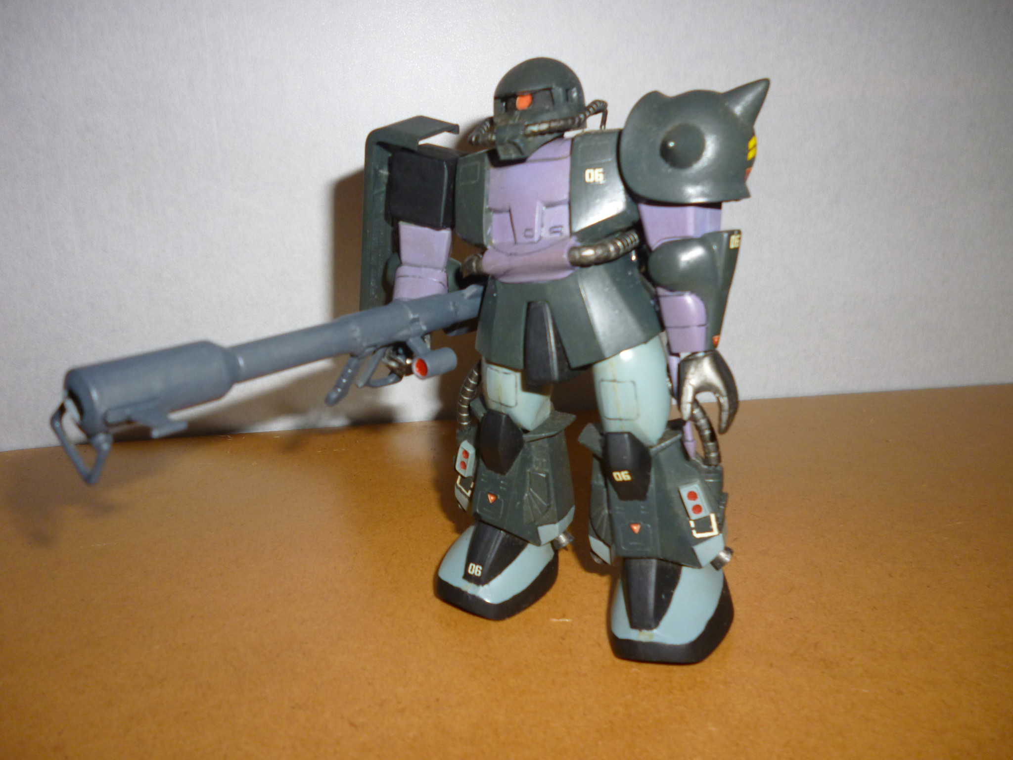 暇*人様 HGザクⅠ(黒い三連星機体セット)ジャンク品 レビュー】シール