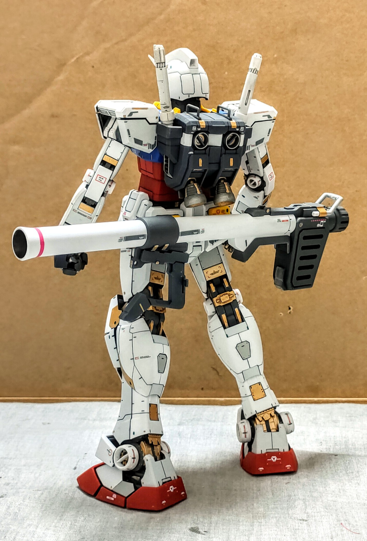 MG 1/100 RX-78-2 ガンダム Ver.3.0 部分塗装 ウェザリング｜綱島