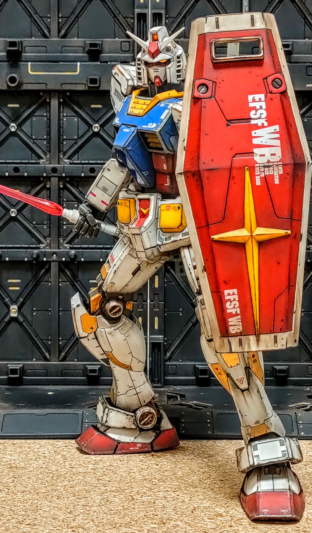 MG 1/100 RX-78-2 ガンダム Ver.3.0 部分塗装 ウェザリング｜綱島