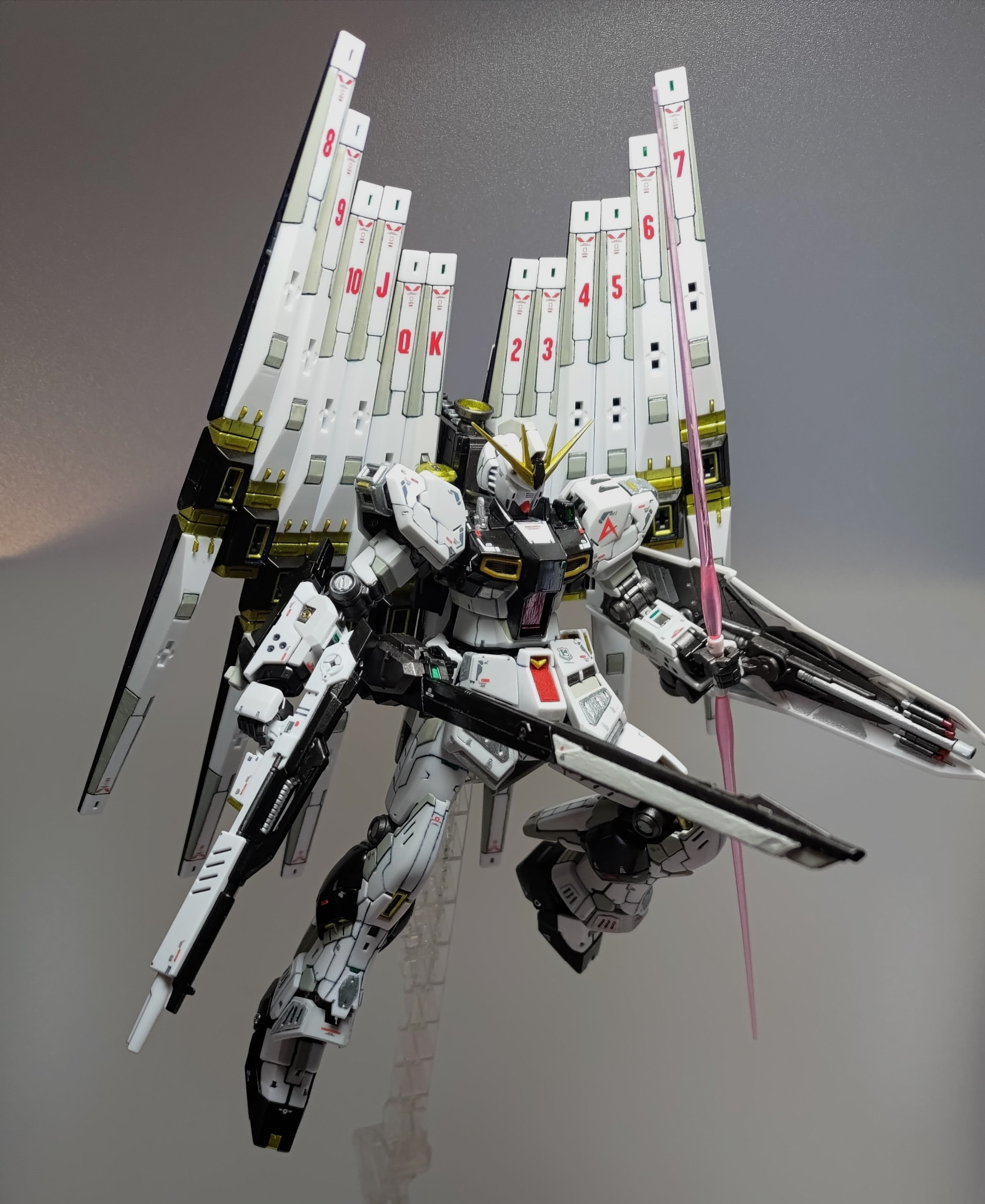 RG νガンダム ダブルフィンファンネル 改造｜Zelphenさんのガンプラ