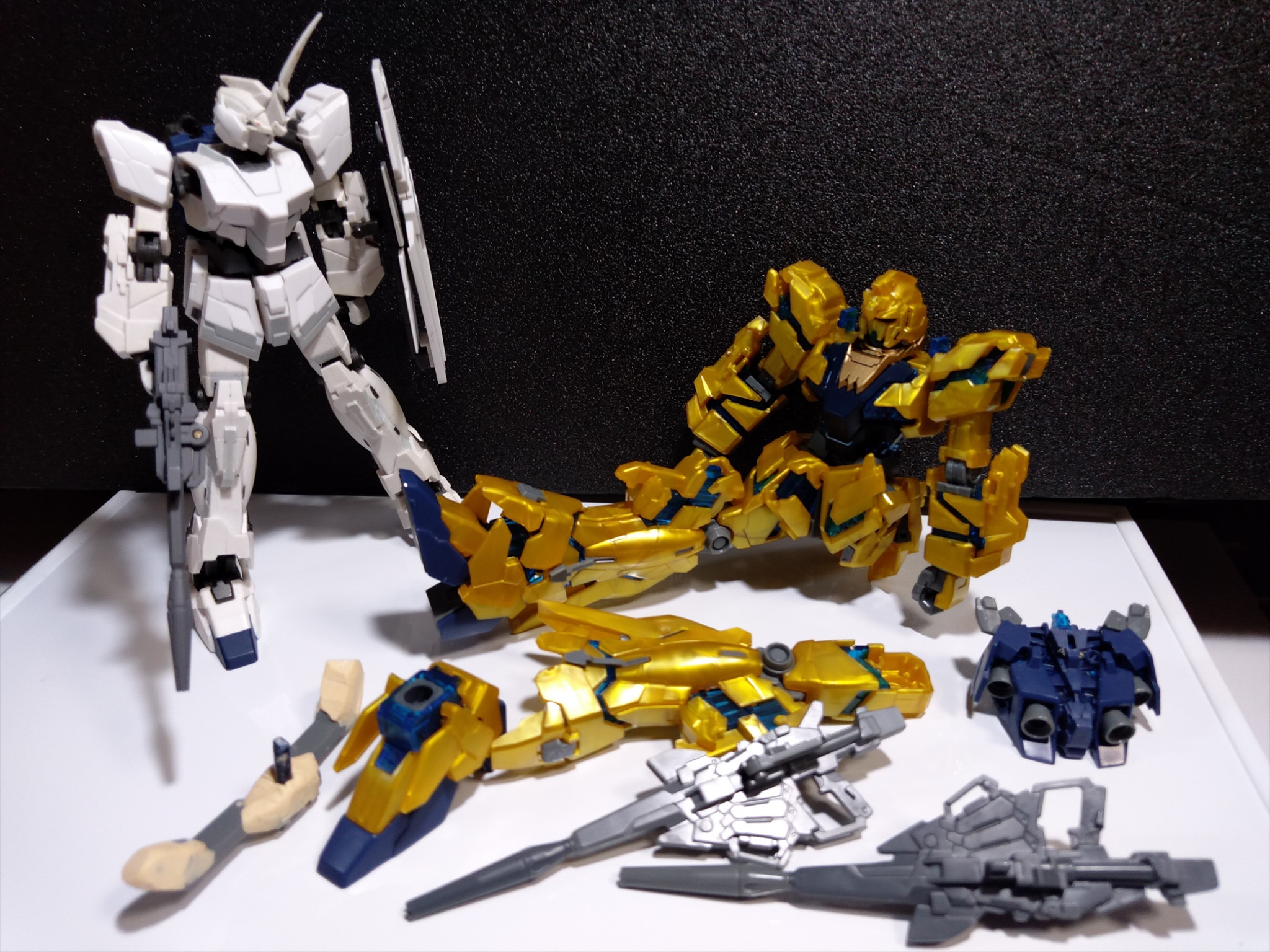 HGUC ユニコーンガンダム フェネクス/バンシィ Mix｜KiR_strikeさんの