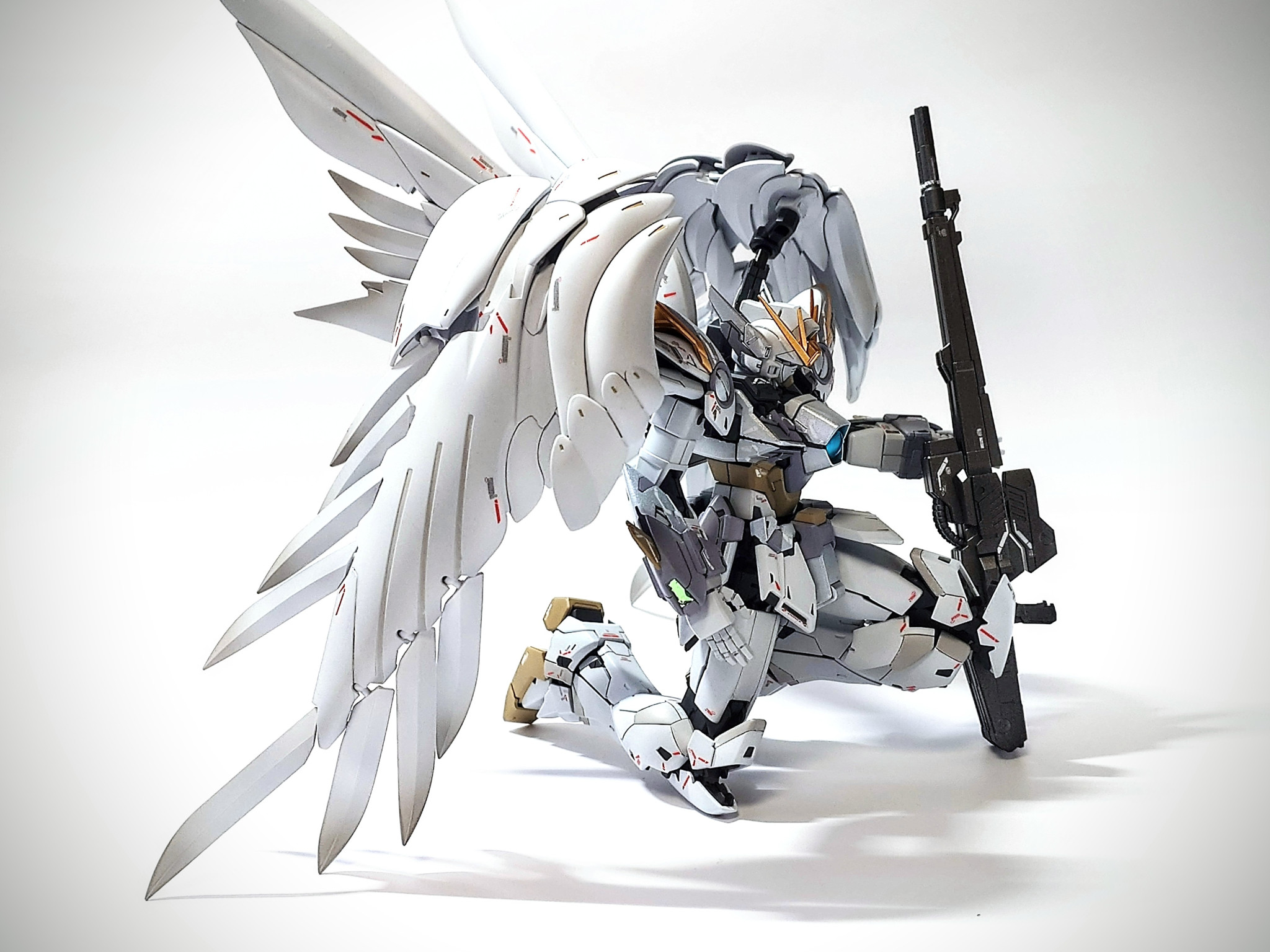 MGウイングガンダムゼロEW Ver.Ka スノーホワイト風全塗装｜れおプラ