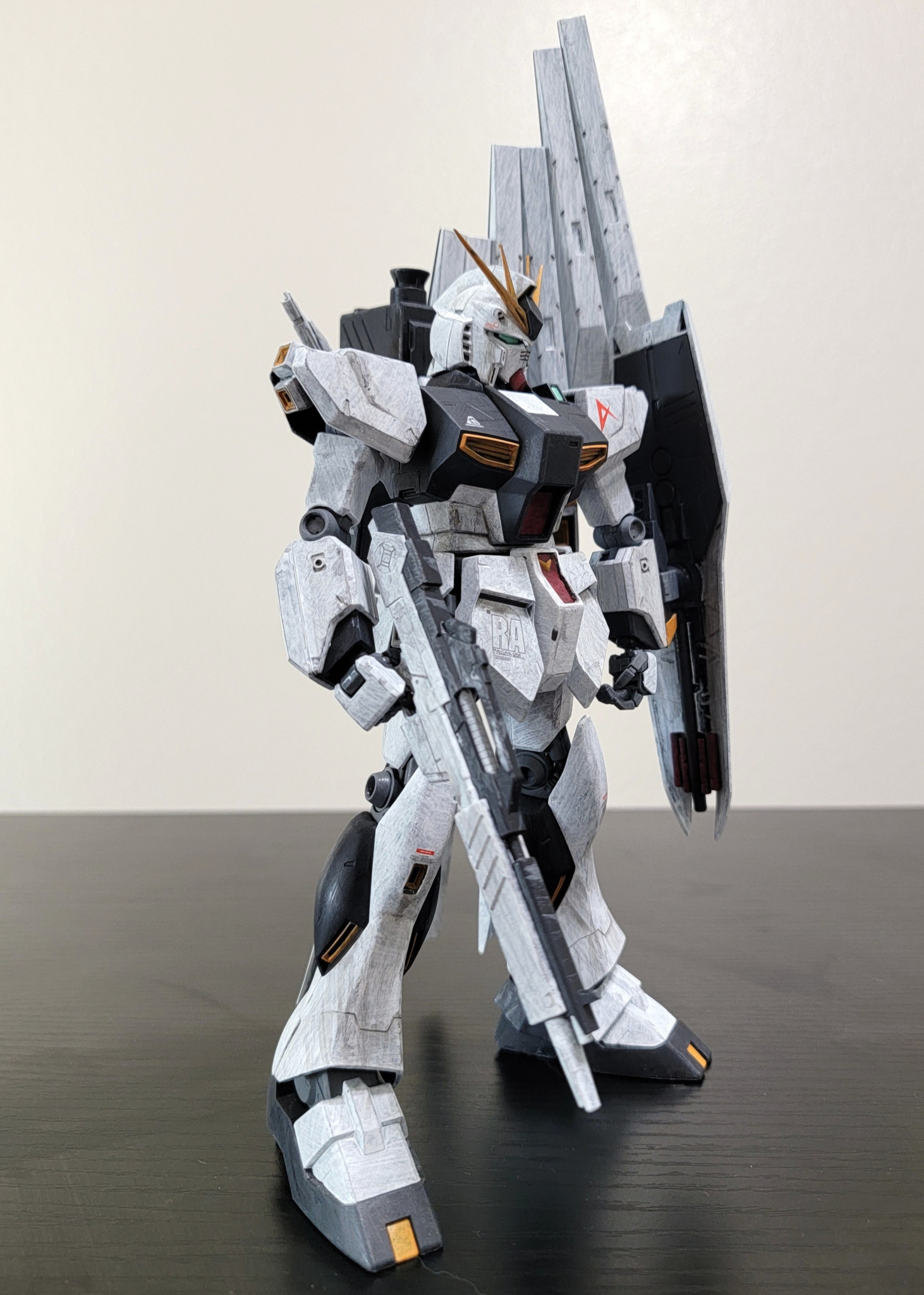 MG RX-93 νガンダム 1.0｜Dinny_Chinさんのガンプラ作品｜GUNSTA