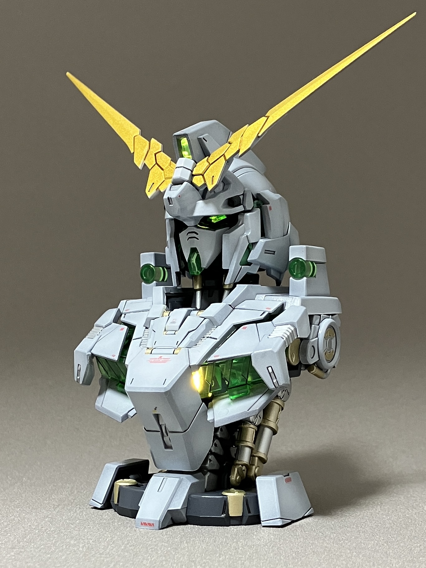 メカニカルバスト ユニコーンガンダム デストロイモード｜monmoさんの