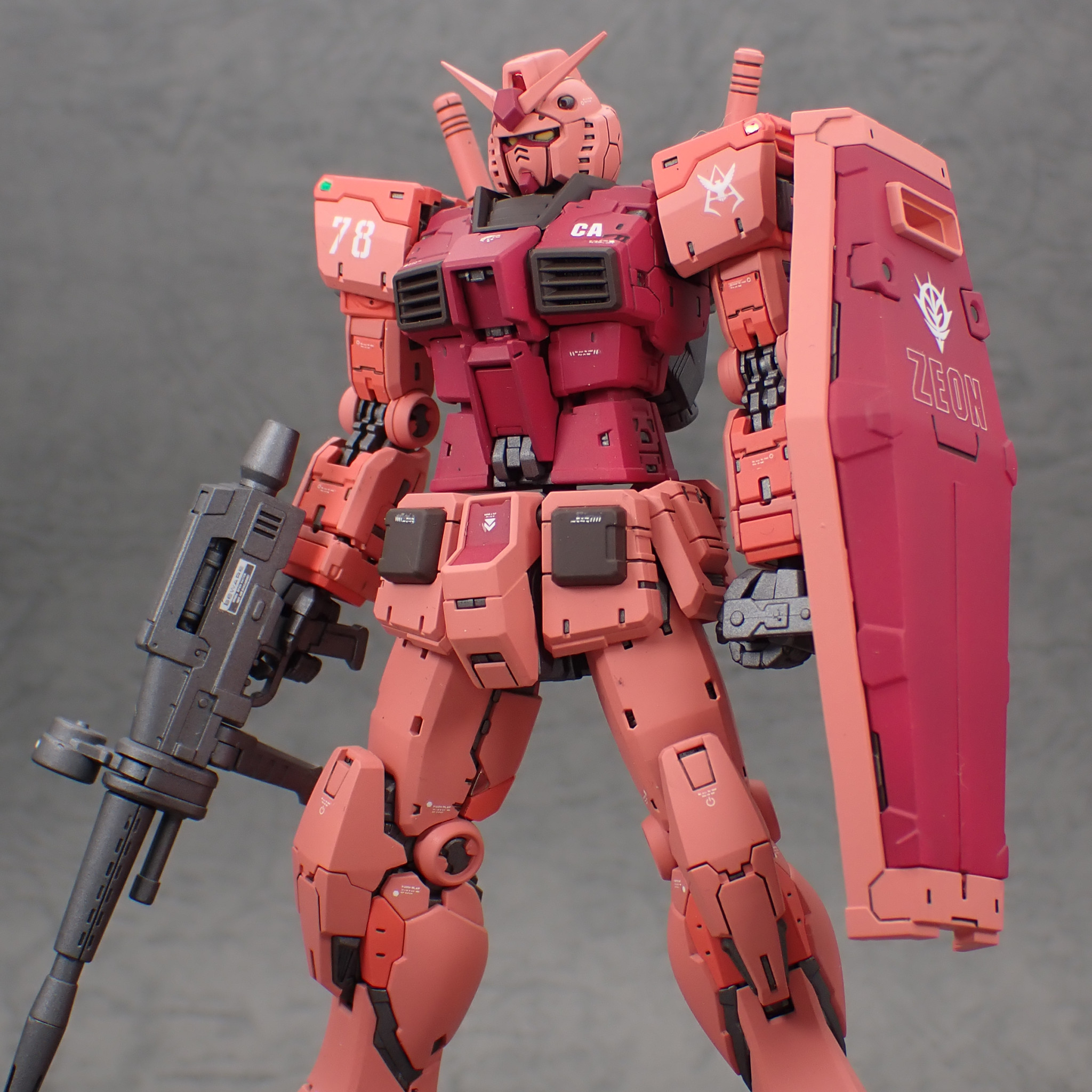 RG RX78 ガンダム シャア専用カラー｜ヤマサンさんのガンプラ作品