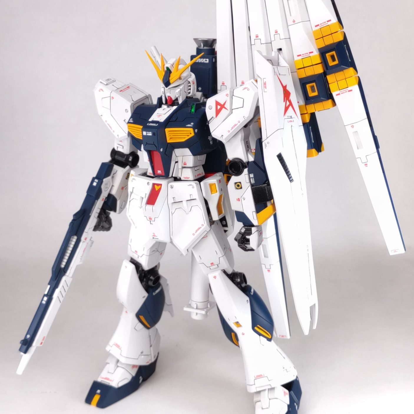 全塗装仕上げ】1/144 EG νガンダム(フィン・ファンネル付き)｜YUICHI