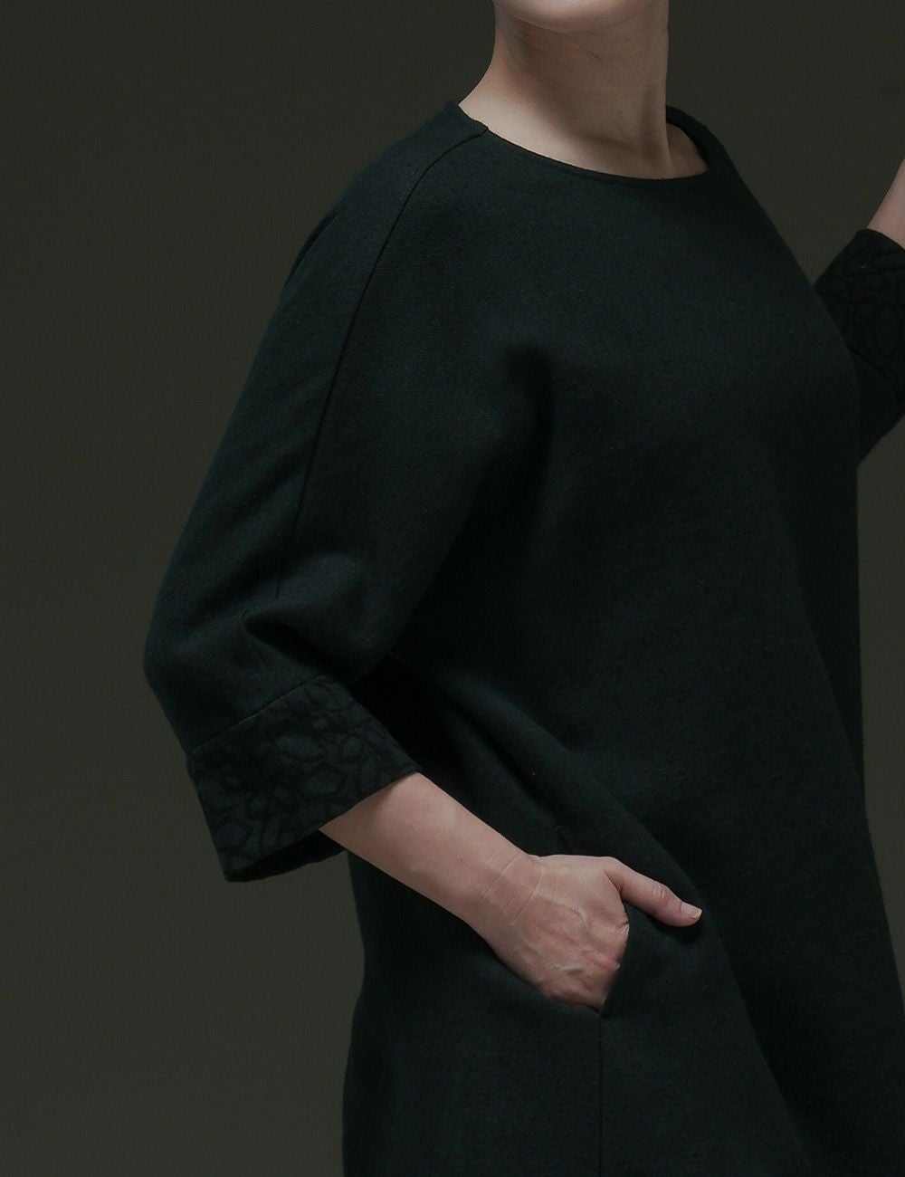 落ち葉刺繍ワンピース花楓（はなかえで） | 石見銀山 群言堂オンライン