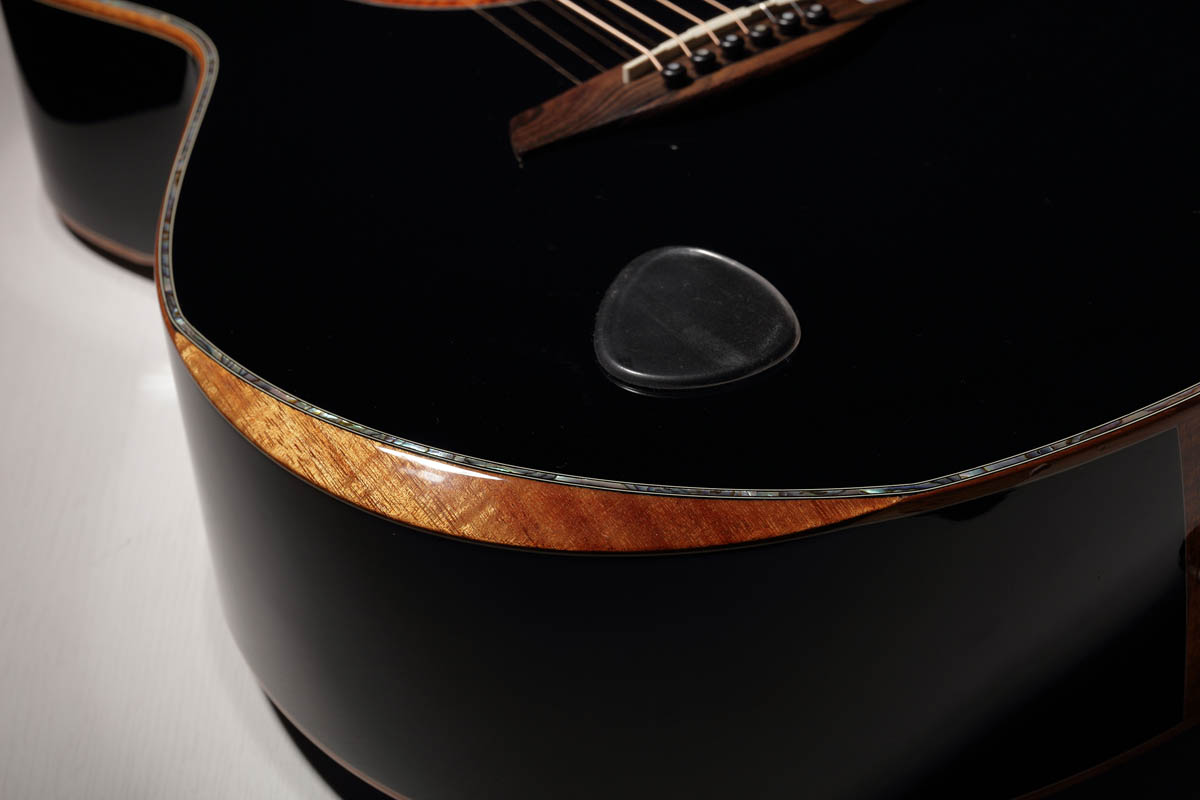 UK（MOROHA）のシグネチャー・モデルである新たな愛器Furch／FG01を