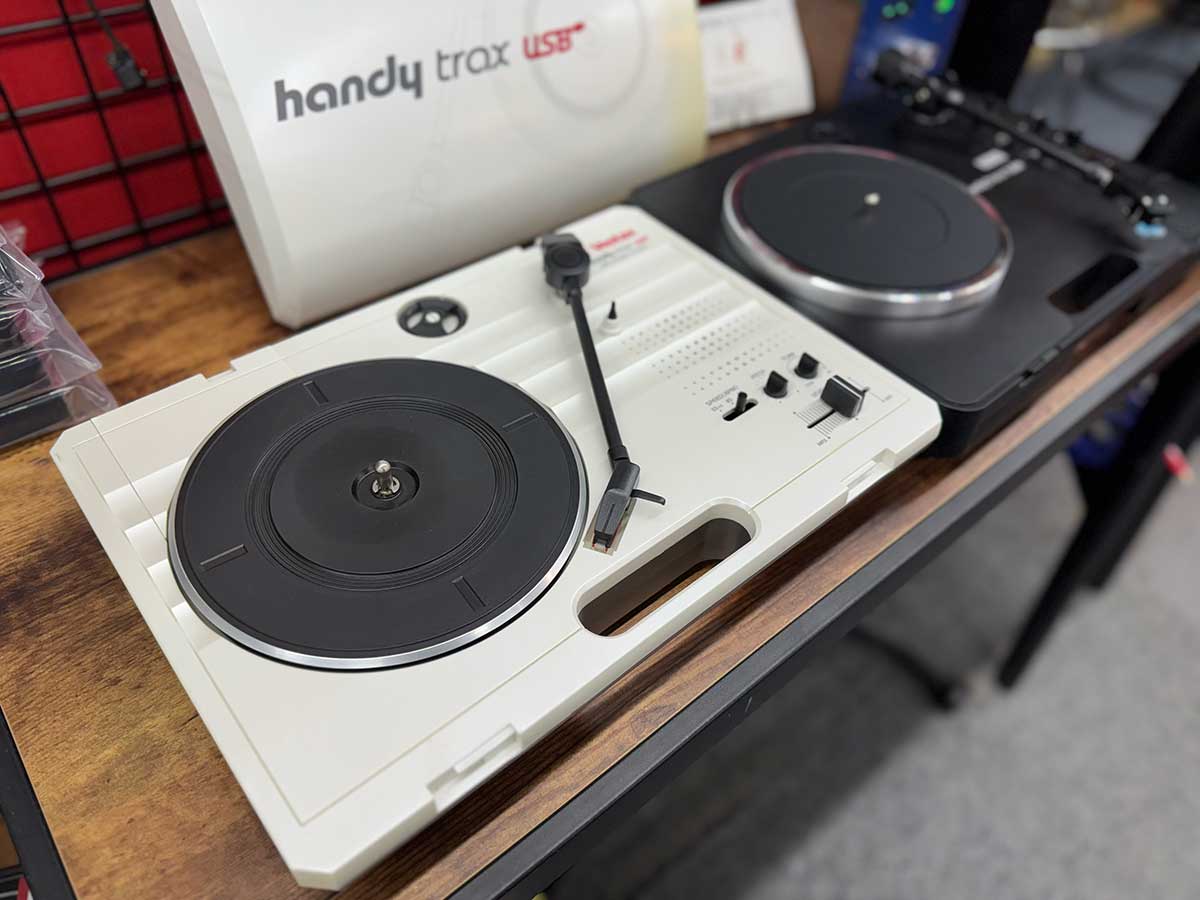 ヴァイナル楽しんでいますか？ - Guitar Shop Hoochie's