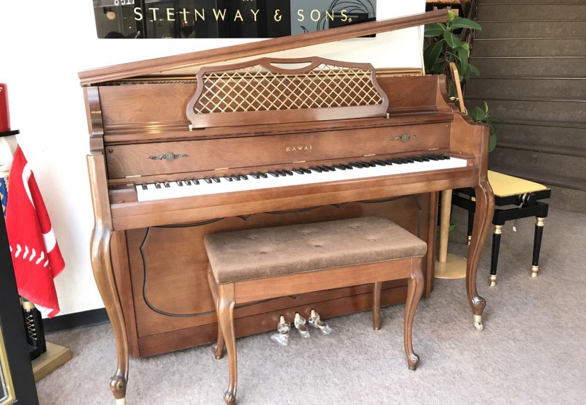 ピアノ椅子 木目・猫脚・日本製 6つボタン 中古 高低調整可能 Yahoo