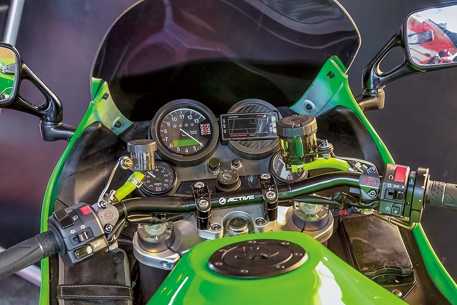 ガレージ モトテック×ヒデズガレージ ZX-10（KAWASAKI ZX-10